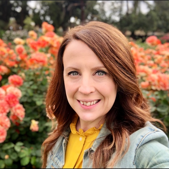 Meet your Posher, Amanda - Picture 2 of 2